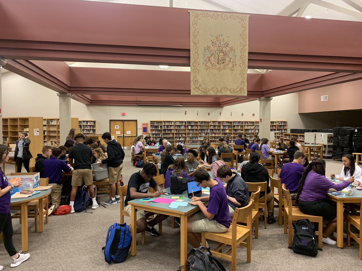 DTHSBetaClub's tweet photo. First Beta meeting of the year was spent making notes of positivity and inspiration. https://t.co/RGJgAmWSYc