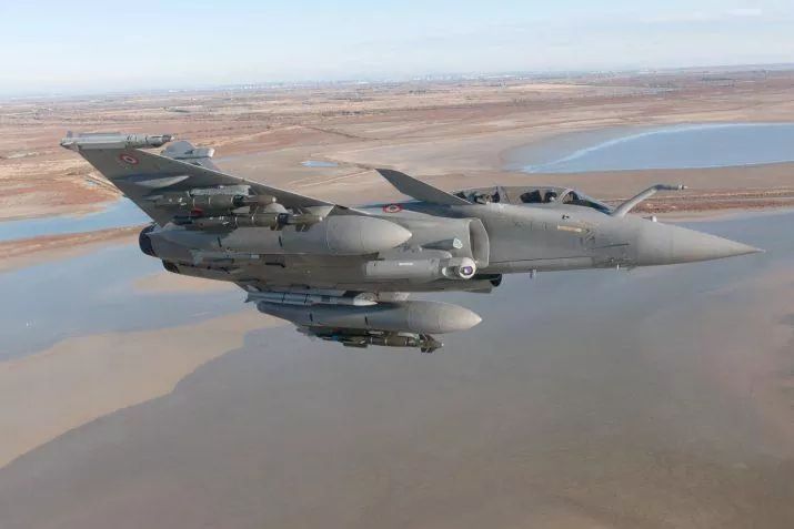 IndianDefense1's tweet photo. Finally! Rafale is coming to India, Defence Minister, IAF chief to visit France to receive first batch

India set to receive first Rafale jet on September 20.
#IAF #Rafale #jet #France https://t.co/Ib8AKmJKp5