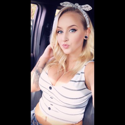 Uhhmtaylor's tweet photo. #beenseenerrywhereelse #sohereitis #NewProfilePic https://t.co/nYVA3JR7SA