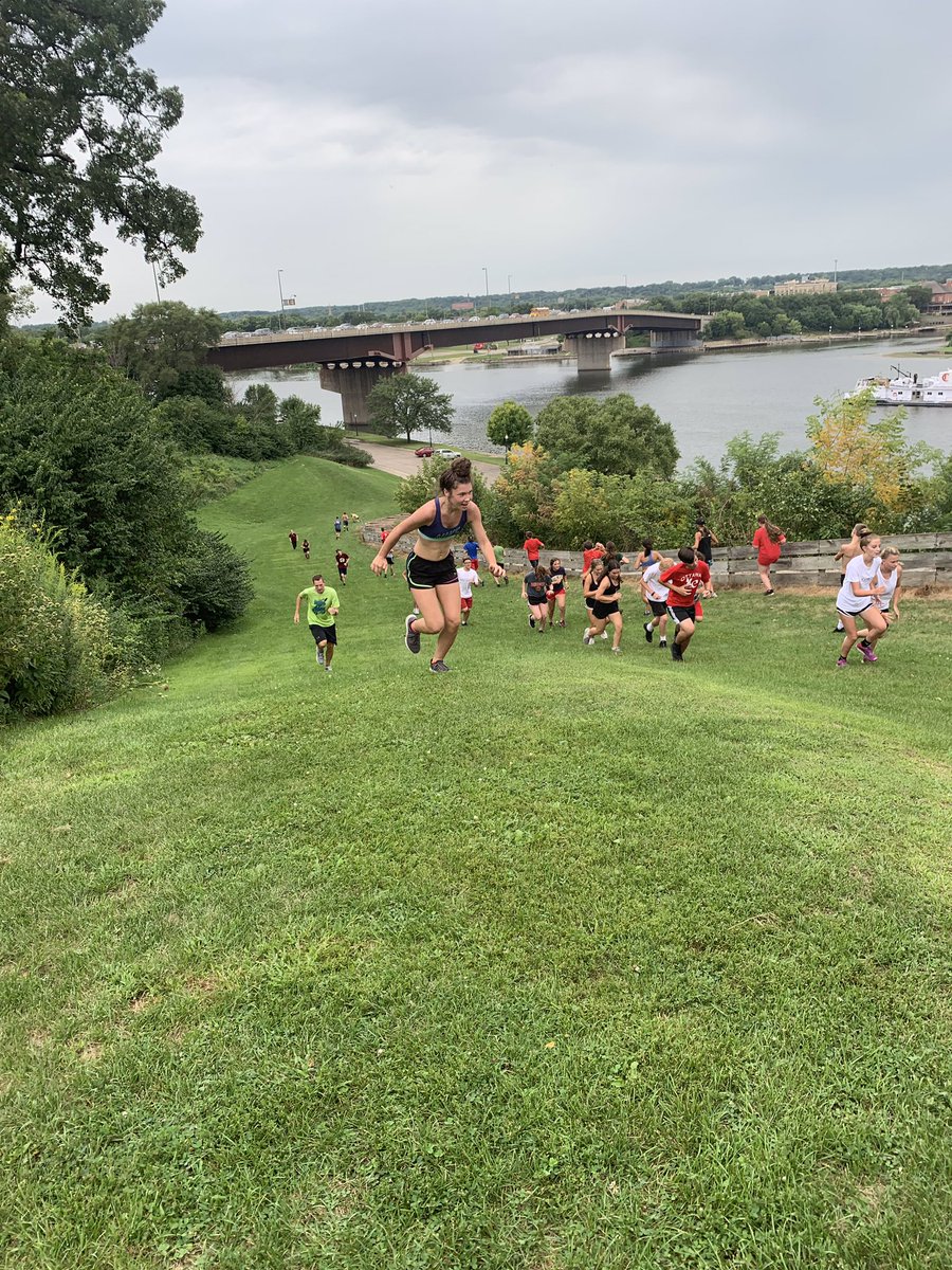 OTHS_XC's tweet photo. Hill day!!! Get over it!!! #othsxc #attackthehill #othsdistance #othsdistancefamily #werunhillsonwednesday https://t.co/3eyniQXvrw