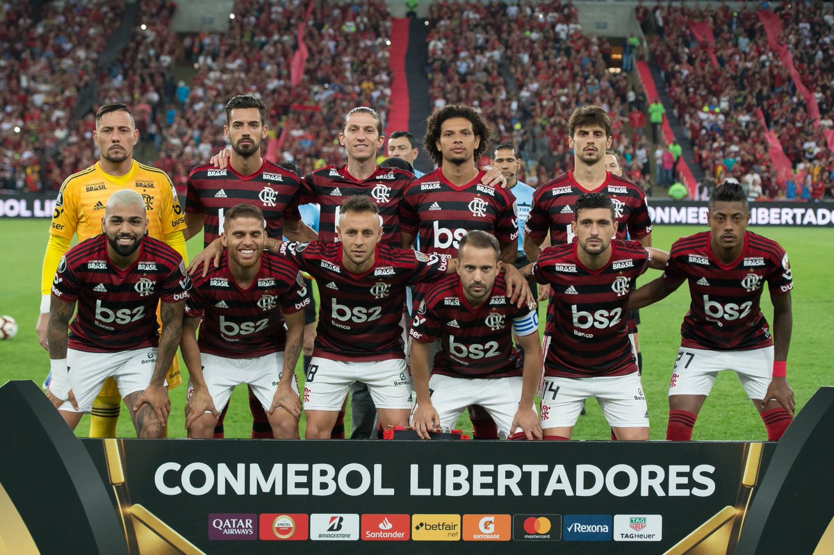 Flamengo's tweet image. NOSSO TIME É A GENTE EM CAMPO! VAMOS #PelaCopa!
