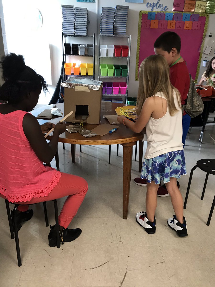 MrsOrellana4's tweet photo. Beginning of the year STEM team bonding! 4th grade has been working hard to build shelters that could withstand a hurricane! #HavingFunInC1 @wearesteele https://t.co/FUnILETrsx