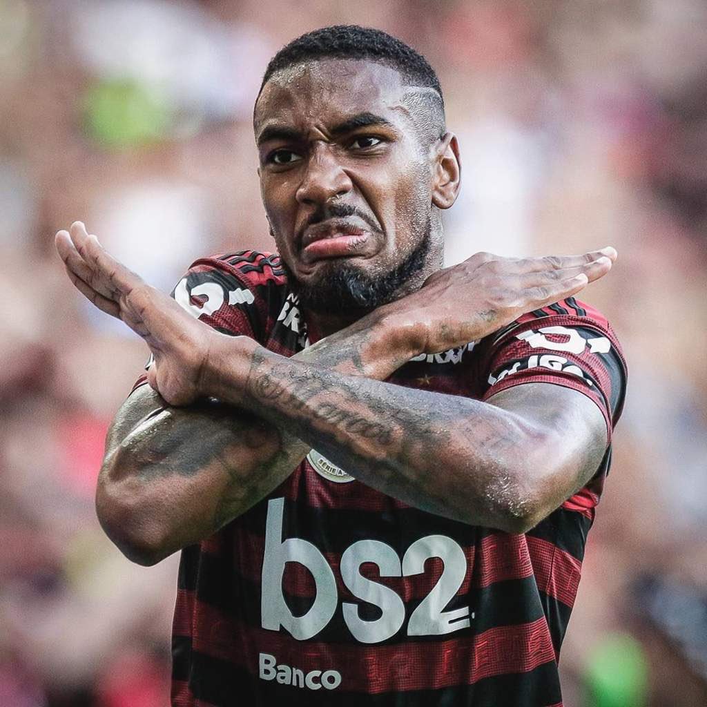 flaamor1981's tweet photo. Mais uma partida MONSTRUOSA desse cara, confesso que fiquei meio com o pé atrás quando o Flamengo contratou ele, mas calou a minha boca, queimou a minha língua, joga muito o menino Gerson, MÁXIMO RESPEITO! 🔴⚫👏 https://t.co/SqnNs53PQl