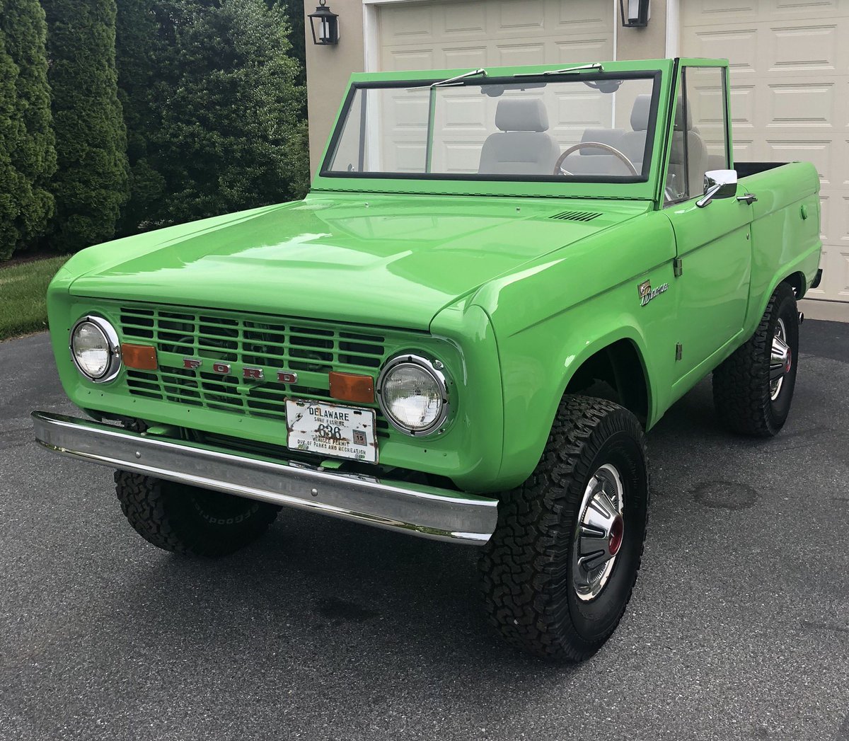 EffTruck's tweet photo. @BKoepka if you need a matching Bronco.... mine’s more bare and raw but she runs like a truck #WayCheaper 🤣🤣 https://t.co/9TqBPT0uD4