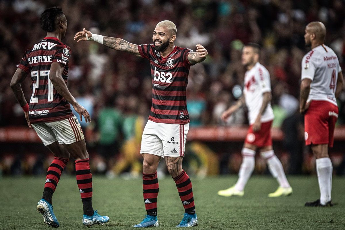 gabigol's tweet photo. Que noite BH! 💪🏽👏🏽

Eu disse hein? #SeremosFelizes ❤️🖤

@Brunohenrique 👊🏽

📸 Pedro Martins https://t.co/atSWt9arPh