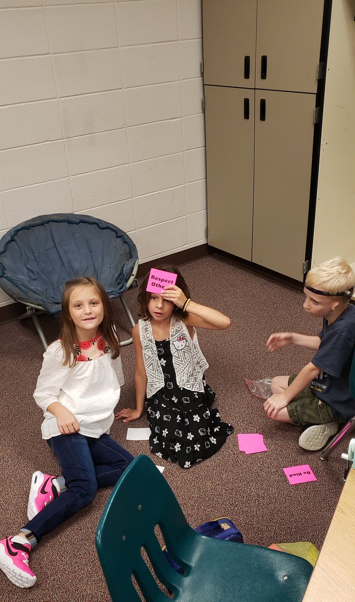 KlingsickRoos's tweet photo. Playing heads-up makes reviewing classroom expectations even more fun! #EaglePride #SuccessCSISD https://t.co/civXylRpOH