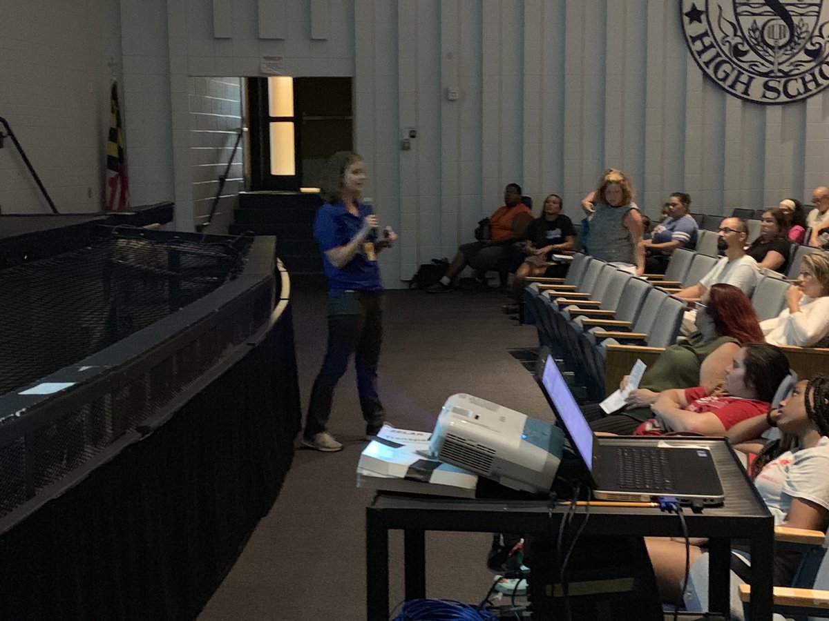 BrookSports's tweet photo. Tonight’s parent/guardian meeting was 🔥! We heard great info from Melissa Turowski (@SB_BDAAP Coach), Lauren Minor (@Coach_Minor Asst AD), and Cece Sullivan (Athletic Trainer). 
We also shared @ABradley5 and @Lead_Em_Up and @Josh_Funk 
blessing SHS w/the Lead Em Up program!!! https://t.co/mq3RfjrcQE