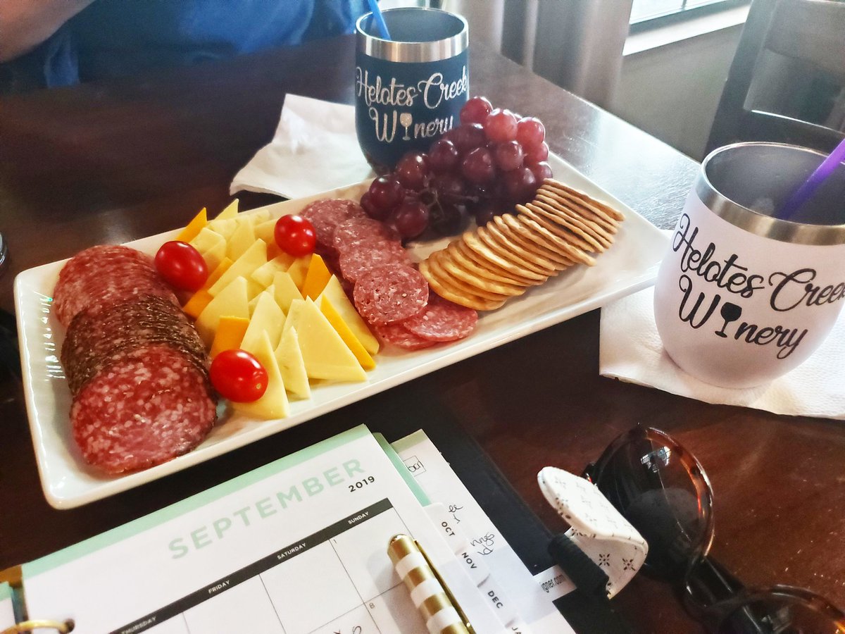 heysugar_cc's tweet photo. 🍷 Wine, snacks &amp; plans!🗓️ How we do meetings 💁
•
•
•
#heysugar #heysugarathcw #helotes #helotestx #shoplocal #winenot #winery #helotescreekwinery https://t.co/hUqvOfZu94