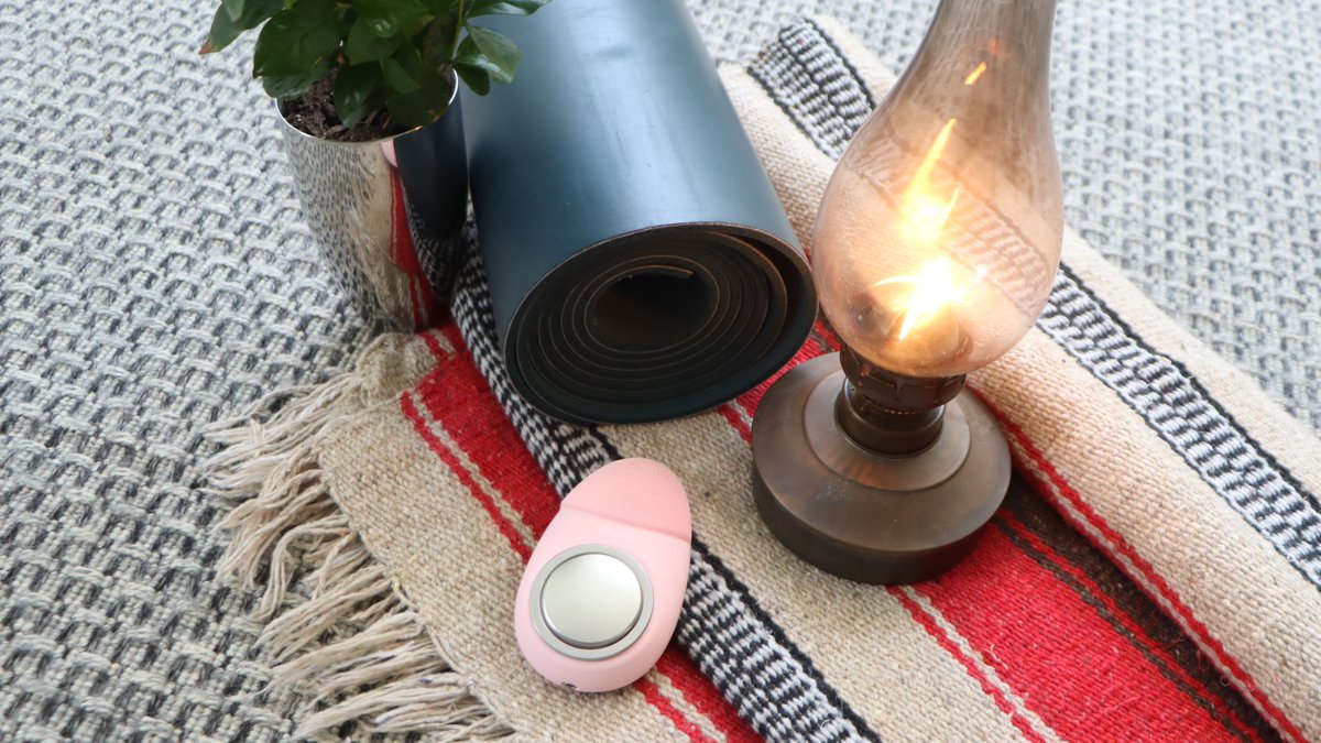 ultra9s's tweet photo. Stress, fear, and worry is often the root cause of most skin care issues and that meditation is normally the best method of treatment. 
May you have inner peace and outer glow. 
#meditation #ultra9sglow https://t.co/LLMdPy3EH6