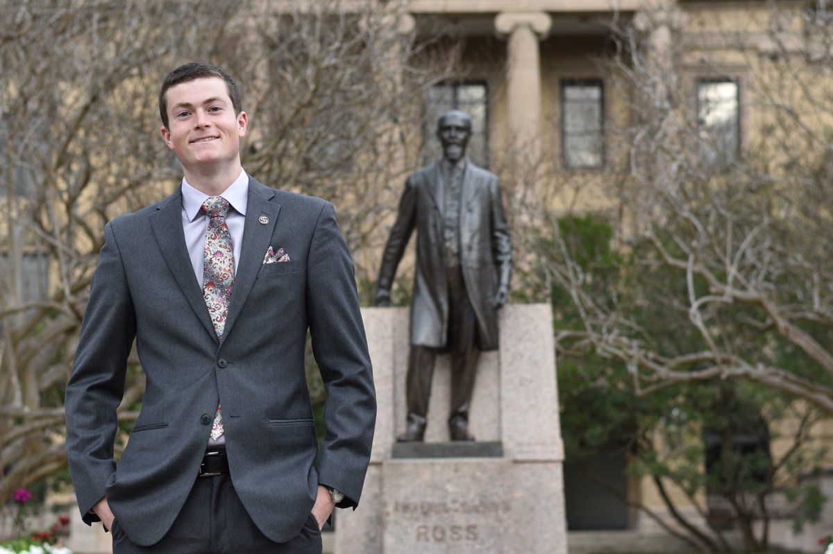AggieSuits's tweet photo. Wow. Look at these men. Handsome. Poised. Professional.  Respectable gentlemen.
Are you inspired by these Titans of TAMU? Do you wish they could fix your tie before a dance or fix your fear of interviews? 
Well come by our booth at MSC Open House or DM me for more info😘 https://t.co/4j5hkeViIp