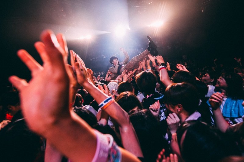 Billboard_JAPAN's tweet photo. <ライブレポート>オーラル/テレンらが“NEW ROCK NEW STANDARD”を掲げた【MASHROOM 2019】<前半>
#mashroom2019
#THEORALCIGARETTES
#ユレニワ
#LAMPINTERREN
#YAJICOGIRL
https://t.co/IdTtAu8Oi6 https://t.co/LCBekgoXp7