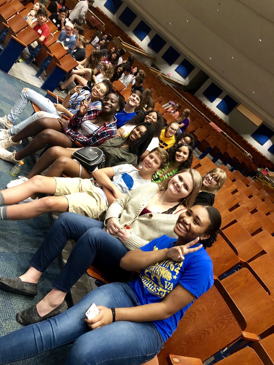 IBatSmith's tweet photo. It’s a wrap! IB Immersion was 🔥 thanks to the hard work of the sophomores who planned it from start to finish! #pOSsIBilities #osib23 @OscarSmithHigh #mrwas #sanandres #InspireCPS https://t.co/ld54r8GTLF
