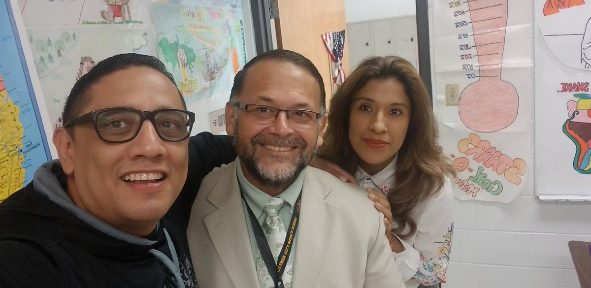 RolandoPineda20's tweet photo. Fortunate to have our B.I.S.D Board Member Mr. Castro visit the BEST CAMPUS AND BEST U.S. HISTORY CLASS IN B.I.S.D!!! @BrownsvilleISD @Bea3140 @shm11a @MrsGomez1003 @MrChong_11 @nledezma046 @mrsmellyrod https://t.co/6OLJ2zvqVB