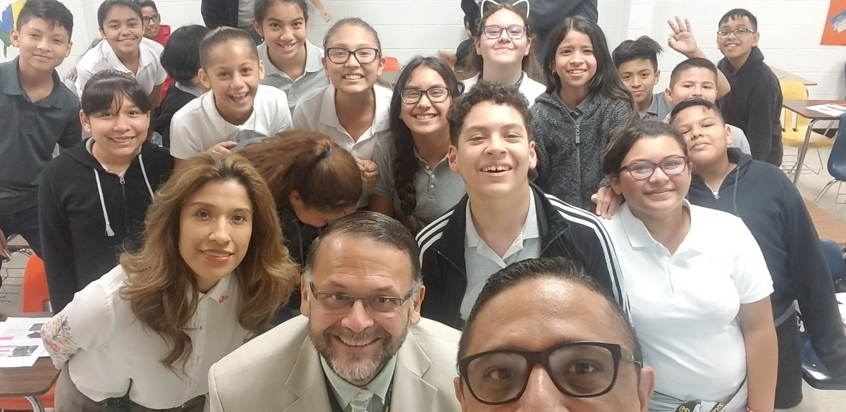 RolandoPineda20's tweet photo. Fortunate to have our B.I.S.D Board Member Mr. Castro visit the BEST CAMPUS AND BEST U.S. HISTORY CLASS IN B.I.S.D!!! @BrownsvilleISD @Bea3140 @shm11a @MrsGomez1003 @MrChong_11 @nledezma046 @mrsmellyrod https://t.co/6OLJ2zvqVB
