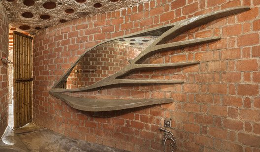 dnahinga's tweet photo. Design & Build Inpiration On Bricks.
This use of curved walls and compressive forces to create a Master Bedroom, Courtyard , Kitchen and Gueat Bedroom is quite amazi
ng!
Bricks never dissapoint
By iStudio Architecture
#SmallHouse
#ThinkBeauty
#BeautyMatters https://t.co/12GNRPnHc2