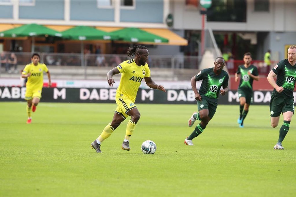 Brilafm889's tweet image. Turkish Super Lig side, Fenerbahce has announced that Nigerian winger Victor Moses will miss at least five weeks of action after getting injured in Monday’s clash against Gazisehir.

#brilafm #brilasports #waveurbanner #superlig #victormoses