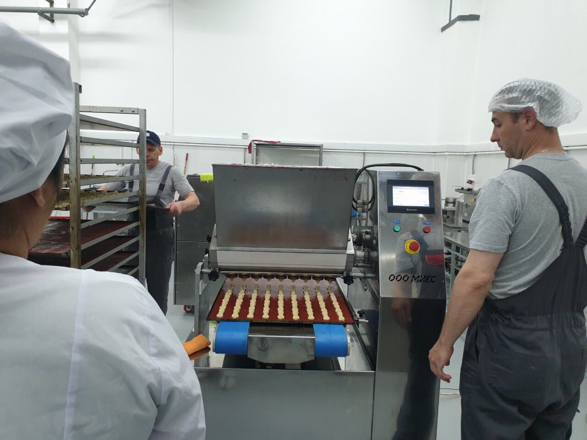 Резидент ТОСЭР Кондитерская фабрика«БискоТТи».За 8 месяцев работы объемы выпуска увеличились с 500кг до 20тн в месяц.Ассортимент составляет более 40 наим-ний и поставляется в Самарскую, Саратовскую и Оренбургскую области под товарной маркой "ПоварОтти".Создано 48 новых раб. мест.