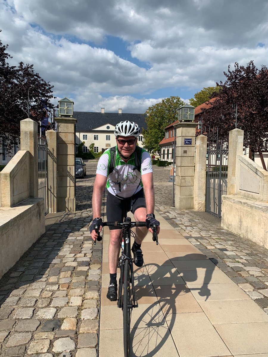 triplesense's tweet photo. #RideWithReply Rückblick: Gestern Gütersloh mit einer sportbegeisterten @Reply_DE Holding und toller Begleitung über ca. 70 km. Danke Thomas und Jörg! #ReplyBikeTour #LifeAtReply #724km #TriplesenseReply https://t.co/LSrWdpq8Sr