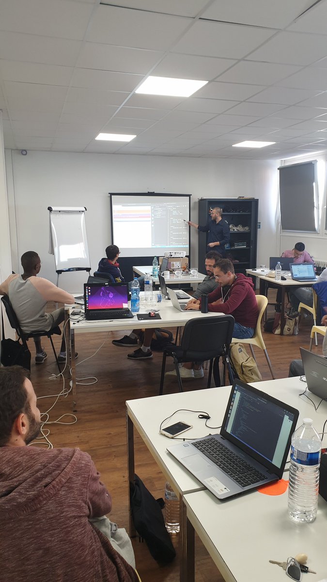 YesWeWebVT's tweet photo. Atelier du jour : CSS Grid 

#CSSGrid #jeudiphoto #formation #YesWeWeb https://t.co/sEgkWOE8iX
