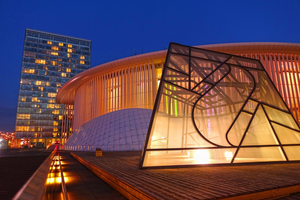 It's the last day of our #DUBLuxair flight giveaway with <a href="/LuxairAirlines/">Luxair Luxembourg Airlines</a>. Have you entered to win return flights for to Luxembourg yet? Just follow &amp; retweet for a chance to win.