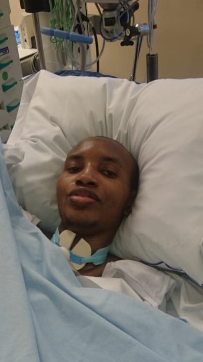 Maison_Shalom's tweet photo. Trésor = symbole de la #Résilience
Sur plus de 4ans il a résisté aux balles de la #pnb, tétraplégique mais garde son sourire.
Il vient d'être admis dans un hôpital spécialisé en #Suède et nous l'espérons bientôt bien portant.

@GbikpiRuth @auroraprize_ @ABC_RDBM @ItaraBurundi https://t.co/Dj8LFGDQ2P