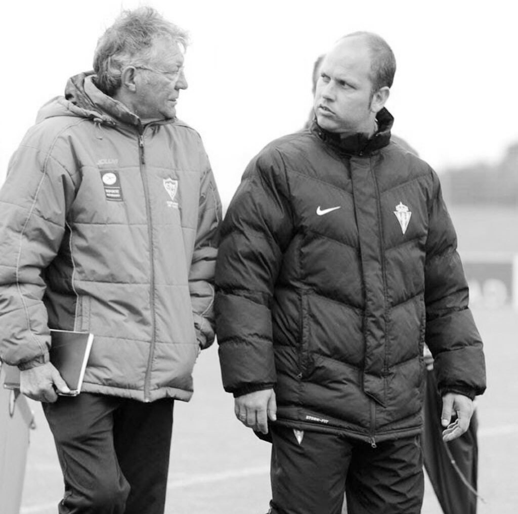 JoseAlbertoLpez's tweet photo. Desgraciadamente me acaban de confirmar el fallecimiento de un excelente vecino, gran persona y magnífico entrenador. 
Un fuerte abrazo para su familia y amigos 
⚫️ DEP Pulgar ⚫️ https://t.co/dvNwm8lgSx