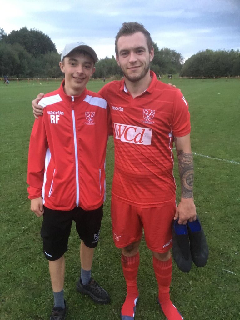 fordyQPwxm's tweet photo. boomer scores goals fuk bricky shitty we won 2-1 happy days buzzing now the big mans gna be creased at bricky n chopper put ure money bak in ure pockets 😂😂😂 #PRIDEOVERMONEY #MONEYCANTBUYTHELEAGUE #UPTHEPARK  #FORDYSWARRIORS https://t.co/6gcPhTWClx