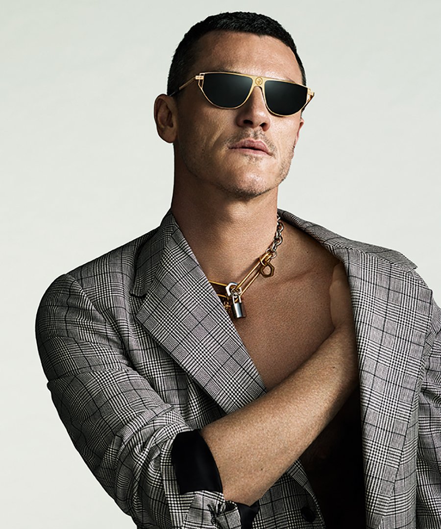 AstonsOptique's tweet photo. We are loving the new Versace Eyewear Collection @TheRealLukevans
@Versace
 #shades. Classic #Versace with a modern twist.
Available To Purchase @AstonsOptique https://t.co/5MYNtbc20U