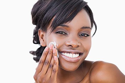 Susan Addo, entrepreneur and talented skin- care expert specialising in skin therapy for dark skin tones and owner of Sue's Beautik Paradise talks to nabuno about treating darker skin tones.
buff.ly/2ZioxD7
#beauty #skin #therapy #nabuno #skincare