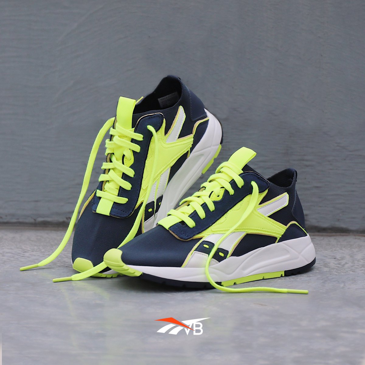 Nubian No Twitter イギリス発祥の世界的スポーツブランド Reebok と イギリスの歌手 モデル ファッションデザイナーとして知られる Victoria Beckham がタッグを組んだ Reebok Vb から 履き心地はもちろん 耐久性やグリップ力などタフさも煌るファッショナブル