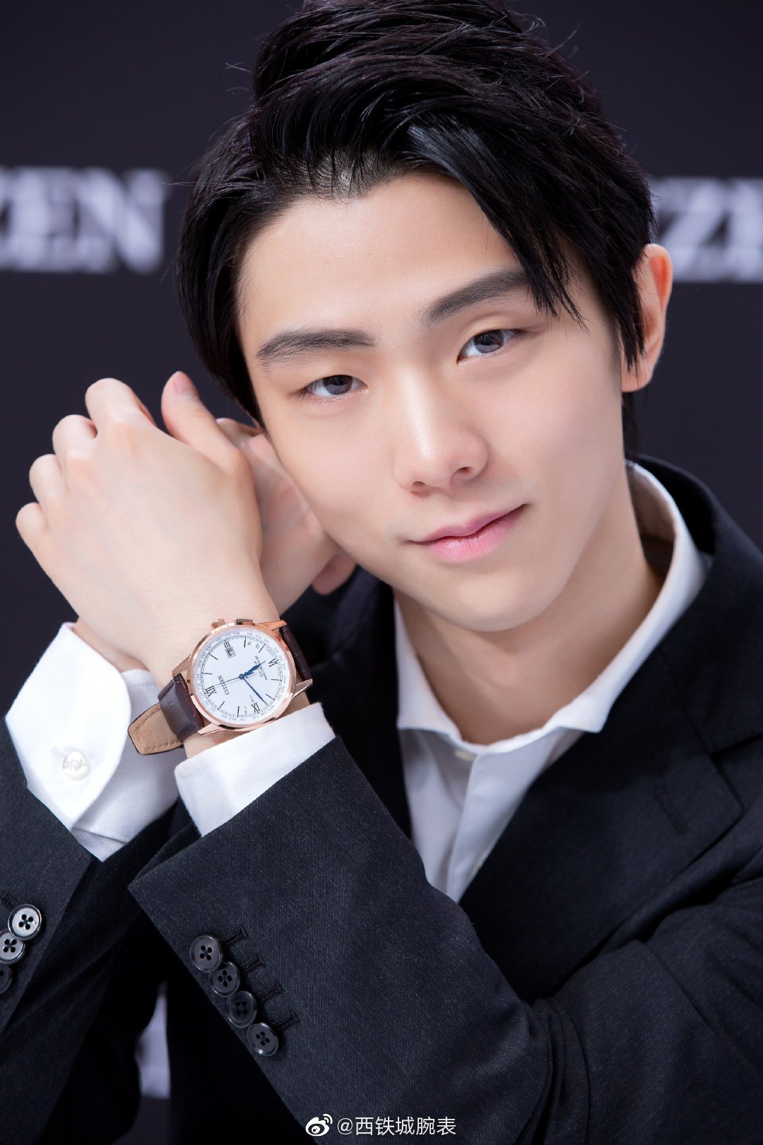 lae on X Official announcement that Yuzuru is the brand ambassador for Citizen China pretends to be shocked there s also a draw for 2 fans to win a personally signed photo