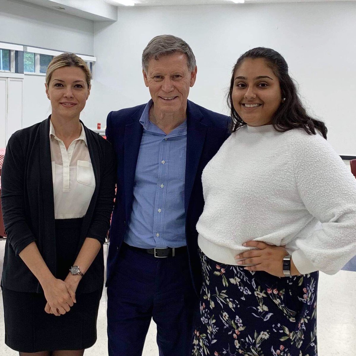 FionaHaftani's tweet photo. Itβs good to be with Terry Duguid (MP for Winnipeg South in the House of Common) & Tanjit Nagra (MLA Candidate for Fort Richmond) at community bbq π @TerryDuguid @TanjitNagra #winnipeg #manitoba #manitobaliberals https://t.co/jLWcCDQvAq
