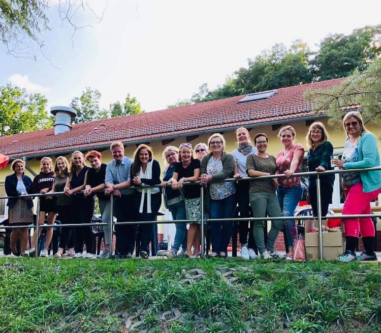 GeierKarolin's tweet photo. Keine ostdeutschen engagierte SPD-Frauen zu finden? #SebastianRüter hat gleich 15 😉
#mehrASF #ASFPM #Rüter #Landtag #Teltow #Stahnsdorf #Kleinmachnow #Nuthetal #PotsdamMittelmark #Landtagswahl https://t.co/PipKx7RsxO