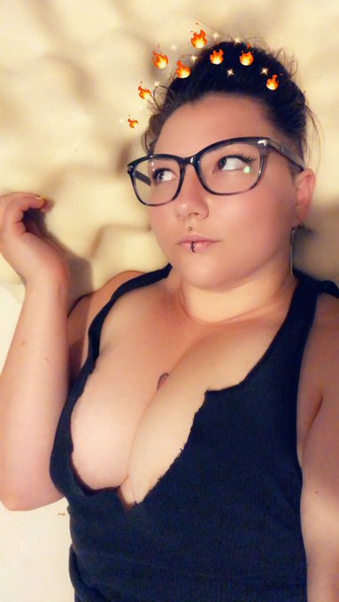 BassetBabe03’s pics and videos