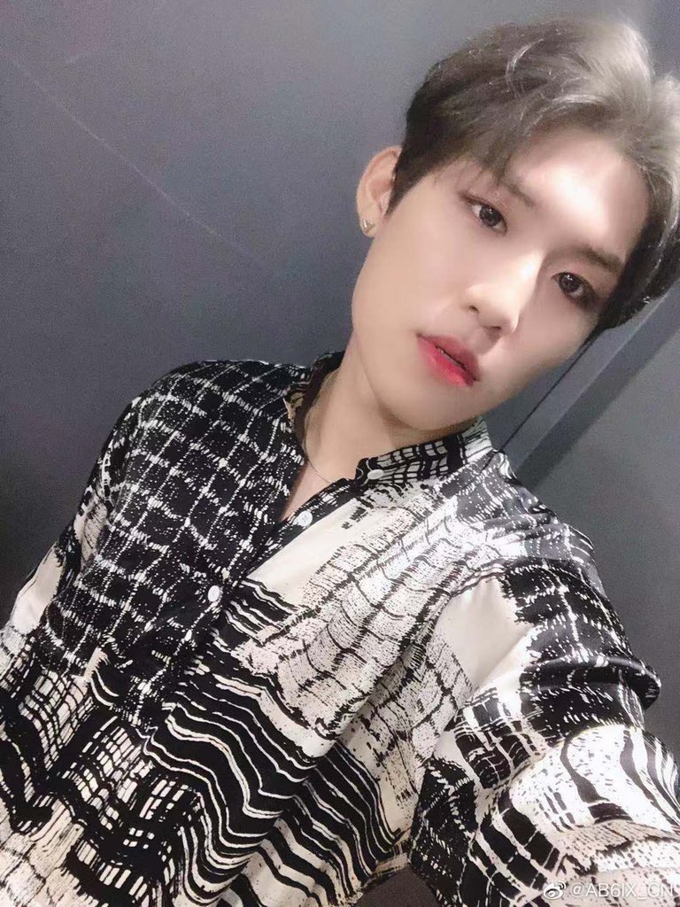 parkwoojin_th's tweet photo. 190822 AB6IX_CN weibo #พัคอูจิน อัพเดต🐦 

에비뉴~ 웨이보가 오픈됐어요! 
우리 자주 봐요 항상 감사하고 사랑합니다~!
ABNEW~ 开设微博了哦！
我们要经常见，一直感谢大家，爱大家～！
ABNEW~ เปิดweiboแล้วนะครับ!
พวกเราจะได้เจอกันบ่อยๆครับ ขอบคุณและรักเสมอนะครับ~!

#AB6IX #박우진 https://t.co/1jEkPMhDDr