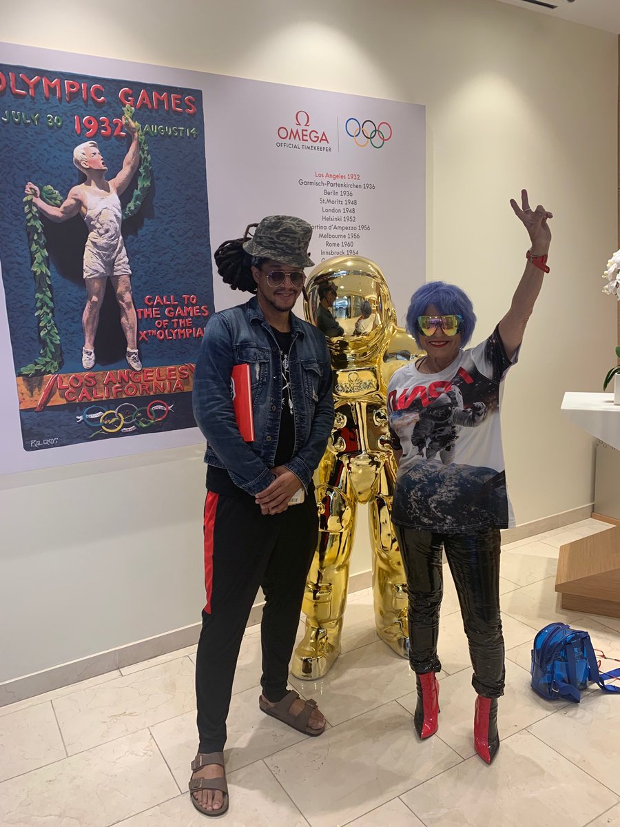 LadyRocketSpace's tweet photo. Special meeting with #robmarriott accomplished #filmmaker #Tupac #patron of #arts #music and now #Space together making music raise above technology and together make #GBSavant film about his quest to make artists more important than technology and its masters who control it https://t.co/PG6vbmgC6f