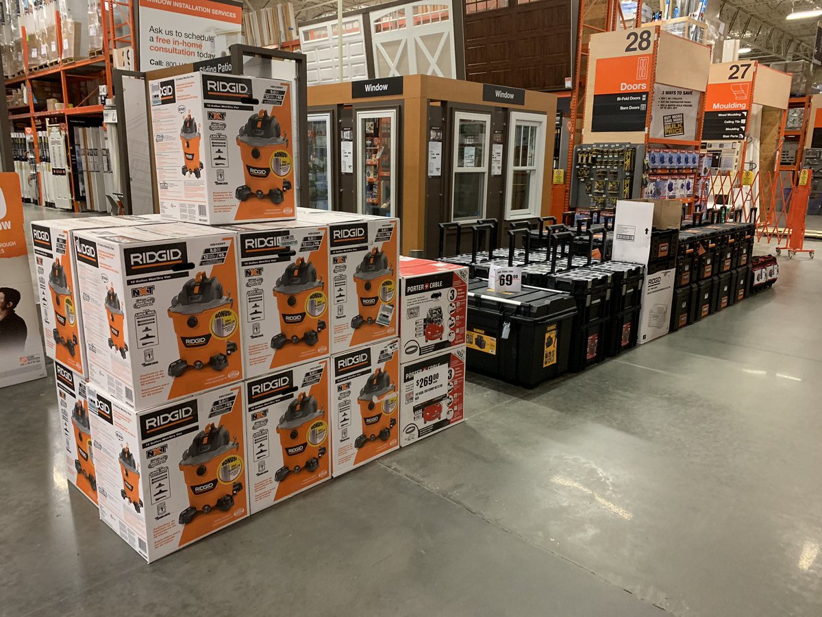 NathanMcAleese's tweet photo. Challenged @THD2209 Freight team to purge Hardware overheads last night.  Came in the morning and they were empty!  Spent the day setting some killer events because freight team set us up to win!  #EmptyOverheads! #FreightTeamRocks! @carla_cornett @HinckJ @tony_troia @Kc02391437 https://t.co/fmEnYMA2VG