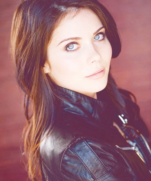 Finally granted permission ta get on dis internet machine. Wednesday almost gone yea. But I didn't wanna miss tha opportunity to tweet dis. I'm twisted for ya <a href="/Gotta__Dash/">Dash</a> ya are my #WCW thing. Ya know I adore ya. Ya gots me all sorts giddy. Makin' it bearable ta be here.