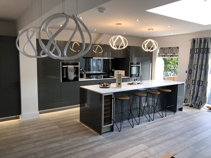 PortfolioKitch's tweet photo. 📌The #PortfolioExperience📌 

"My partner and I would wholeheartedly recommend Rob and his team Portfolio Kitchens -  the end result was better that we ever imagined - thank you"

Nolte Handleless Matrix Art Kitchen in Lux High Gloss Quartz Grey.

#portfolioexperience https://t.co/fV4aYnA1sA