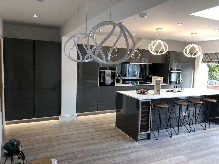 PortfolioKitch's tweet photo. 📌The #PortfolioExperience📌 

"My partner and I would wholeheartedly recommend Rob and his team Portfolio Kitchens -  the end result was better that we ever imagined - thank you"

Nolte Handleless Matrix Art Kitchen in Lux High Gloss Quartz Grey.

#portfolioexperience https://t.co/fV4aYnA1sA