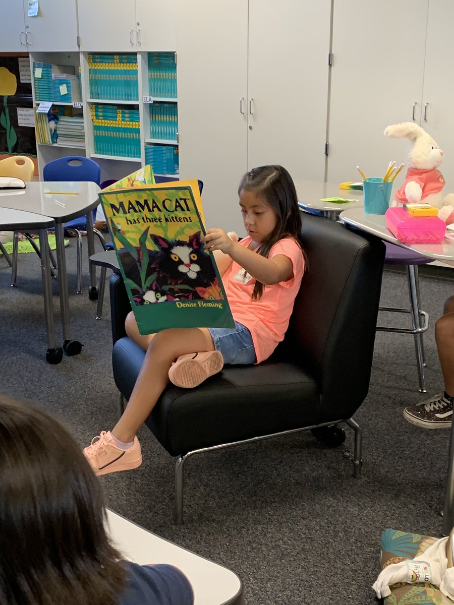 2nd grade Lobo superstars hard at work, connecting with community and embracing flexible seating! <a href="/BosLangAcademy/">Bostonia Global</a> <a href="/NerelWinter/">Nerel Winter</a> <a href="/MtraRamosR/">Maestra Ramos</a> <a href="/CajonValleyUSD/">CajonValleyUSD</a> #youbelongcv #túpertenecesaquí #segundo #2do