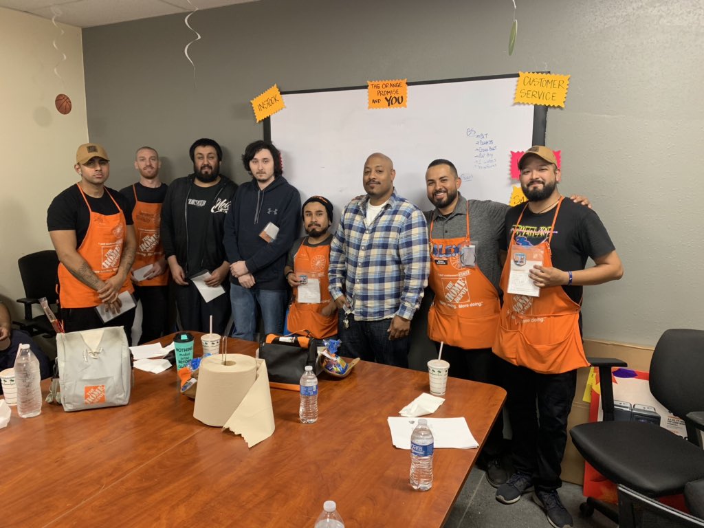 Alex_Fuentes85's tweet image. Thank you Freight team and Joseph NOAM for doing a great job with E2E, Bay Direct and anything that comes your way, you guys deliver every night. Really appreciate all the hard-work and dedication. #Latenightsamepage #TeamLongBeach1062