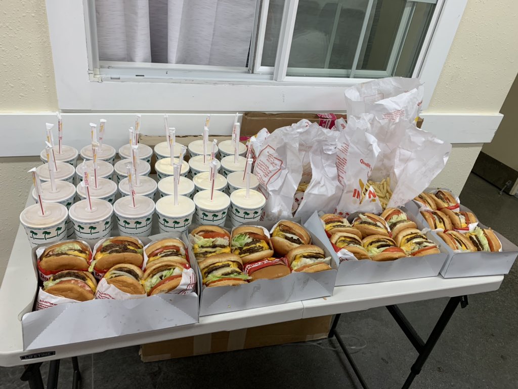 Alex_Fuentes85's tweet image. Thank you Freight team and Joseph NOAM for doing a great job with E2E, Bay Direct and anything that comes your way, you guys deliver every night. Really appreciate all the hard-work and dedication. #Latenightsamepage #TeamLongBeach1062