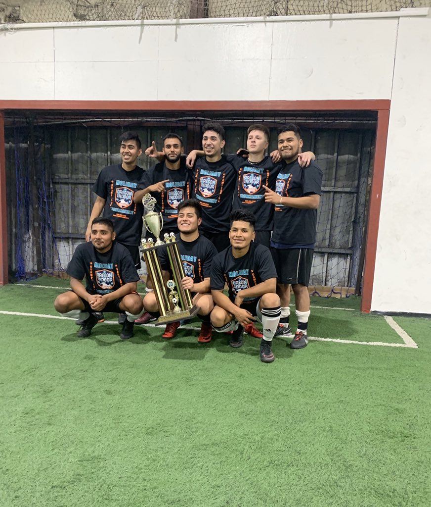 angelg47_'s tweet photo. It’s always better winning with friends 🏆 #5thOne https://t.co/stO3o1FX0v