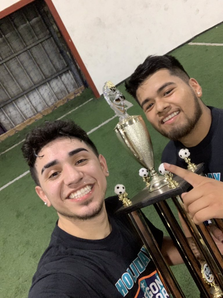 angelg47_'s tweet photo. It’s always better winning with friends 🏆 #5thOne https://t.co/stO3o1FX0v