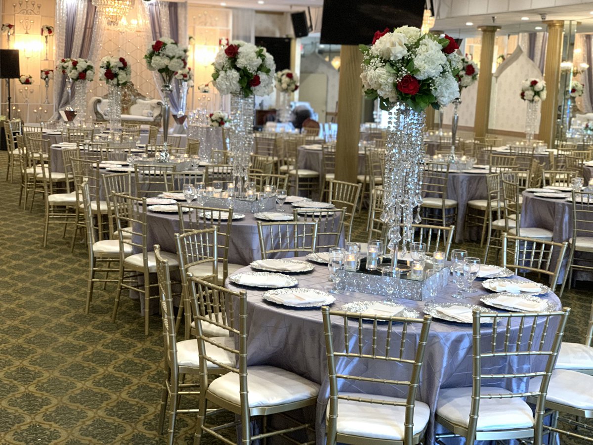VISHKUMAR2878's tweet photo. Vikas Bhaji & Madhu bhabhi Ji’s silver marriage anniversary #decor setup. We (#knkentertainmentgroup) had great pleasure of providing these services #decorations #backdrop #stagedecor #royalsofa #tablecloth #linen #centerpieces #tablerisers #candles #candleholders https://t.co/JFxELLmz2x