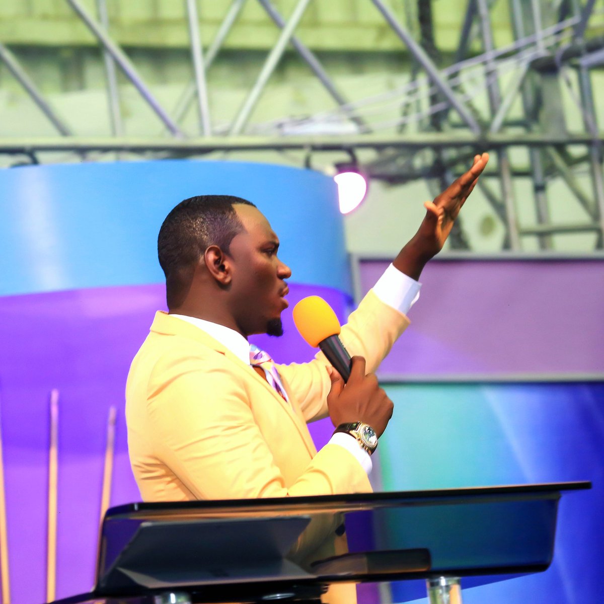 ProphetTLKelvin's tweet photo. May favor pick you from the multitude and position you in the spotlight. This week I declare as a Prophet of The Lord, you shall experience favor in High places!!! https://t.co/NUCWRWP7c8