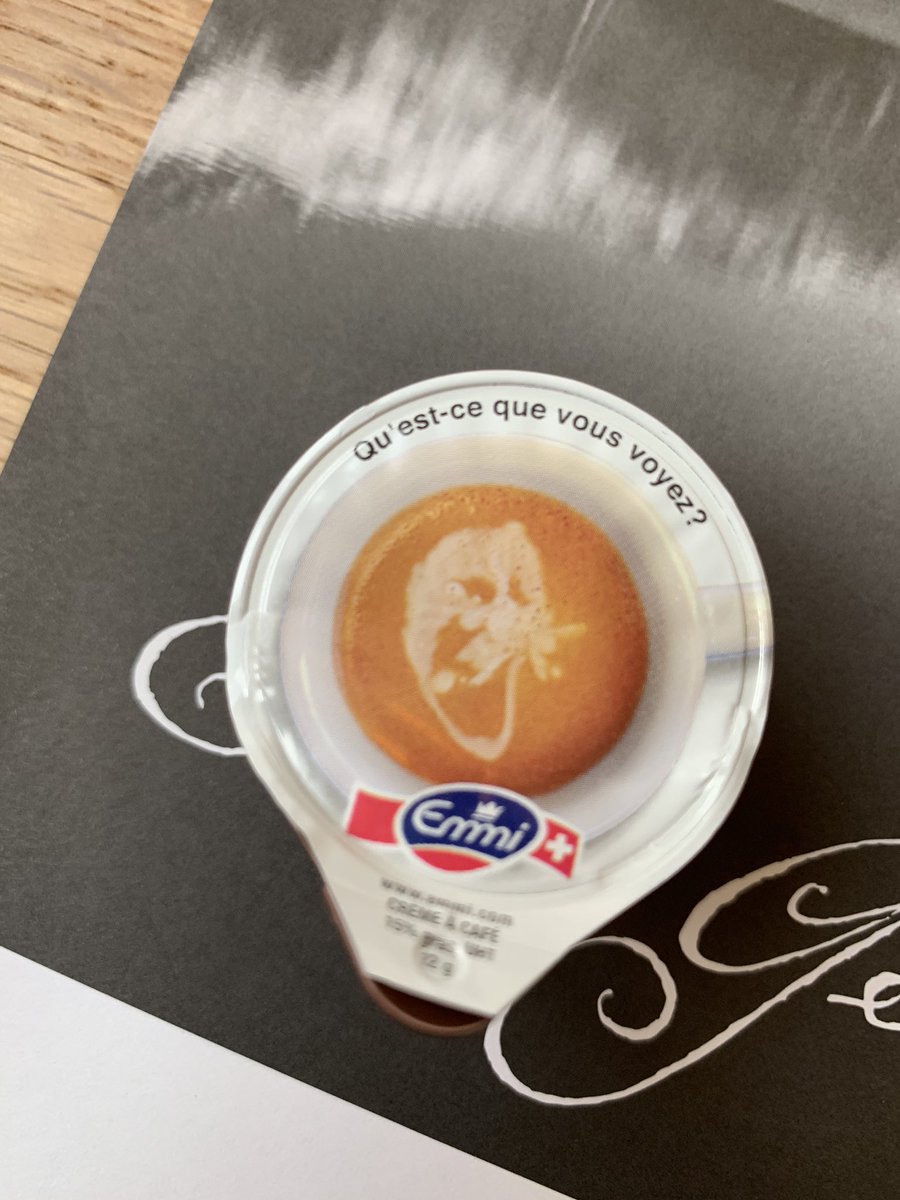 slartbart's tweet image. Kaffeerahmdeckeli zeigt Kaffeerahm #rekursion