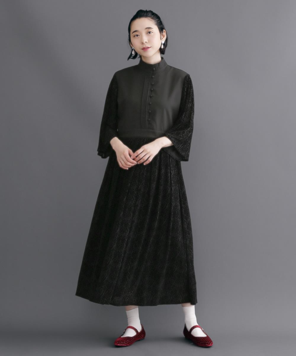 Merlot メルロー公式 Pa Twitter Merlot Plusより新作が登場 フロッキーダマスク柄マオカラーワンピース T Co Qsydtwam2s マオカラーやピンタックがポイントのクラシカルなワンピースです さり気ないフレアスリーブのシアー感で女性らしい雰囲気 Merlot