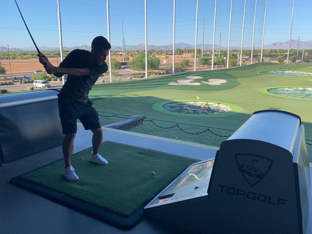 GedQuinn83's tweet photo. 114 degrees in Arizona today so instead of training we took the guys to Topgolf followed by floodlit volleyball! Back at it tomorrow when it drops down to a cool 108!! #preseason #AZheat #betterwiththeirfeet #barçaresidencyacademy https://t.co/LnaDRNYNEx